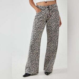 BDG Urban Outfitters Kayla Low Rider Leopard Straight Leg Jeans size 31